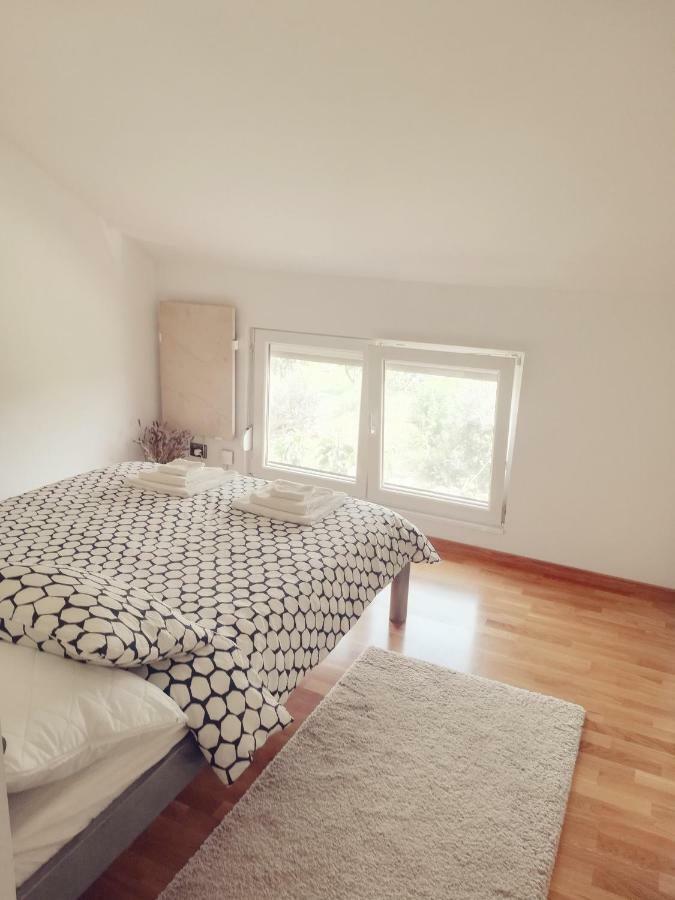 House For Rent Paola Villa Ražanac Exteriör bild