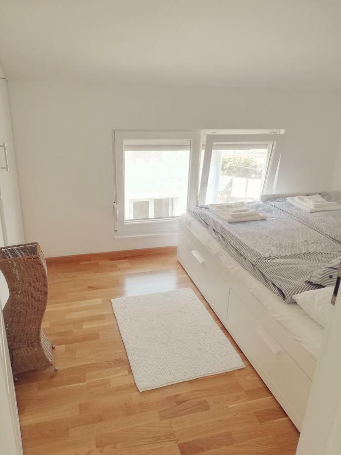 House For Rent Paola Villa Ražanac Exteriör bild