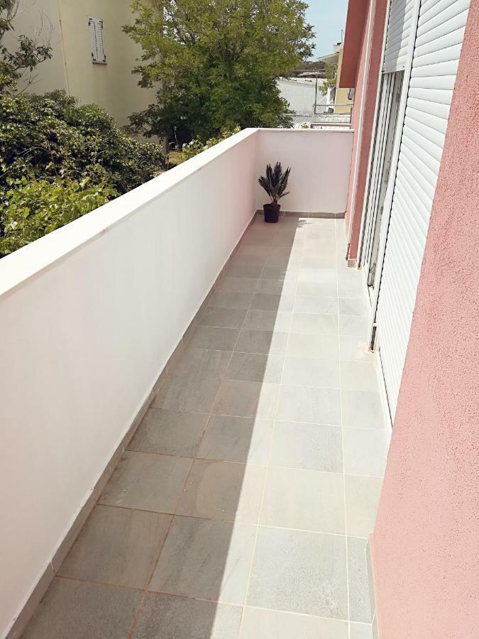 House For Rent Paola Villa Ražanac Exteriör bild