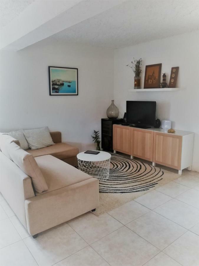 House For Rent Paola Villa Ražanac Exteriör bild